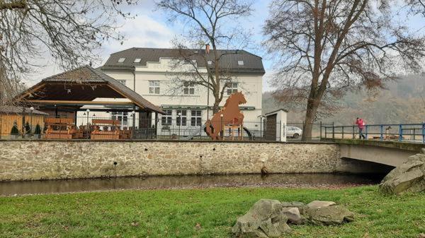 Penzion A Restaurace Belecky Mlyn Pteni Exteriör bild