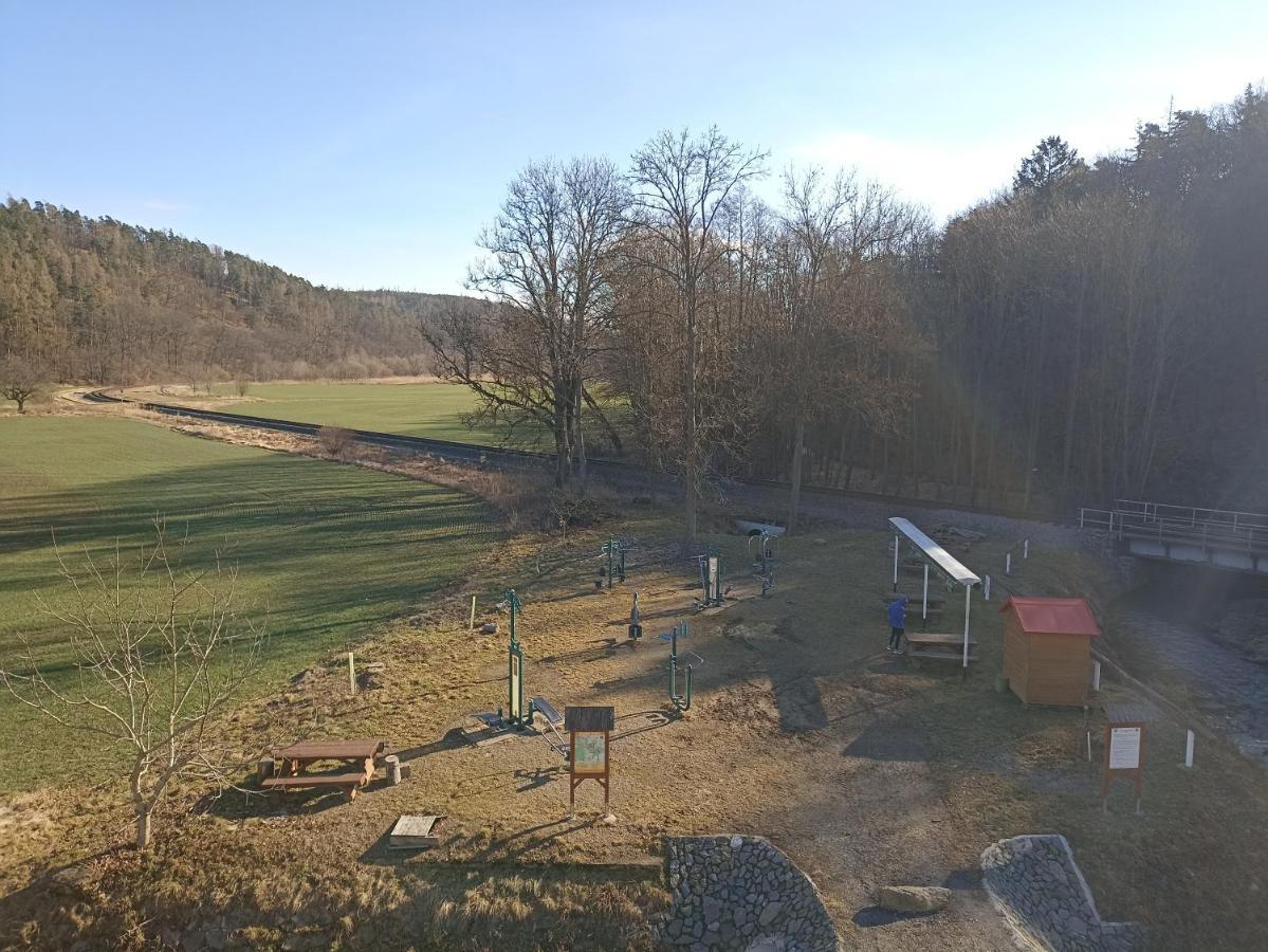 Penzion A Restaurace Belecky Mlyn Pteni Exteriör bild