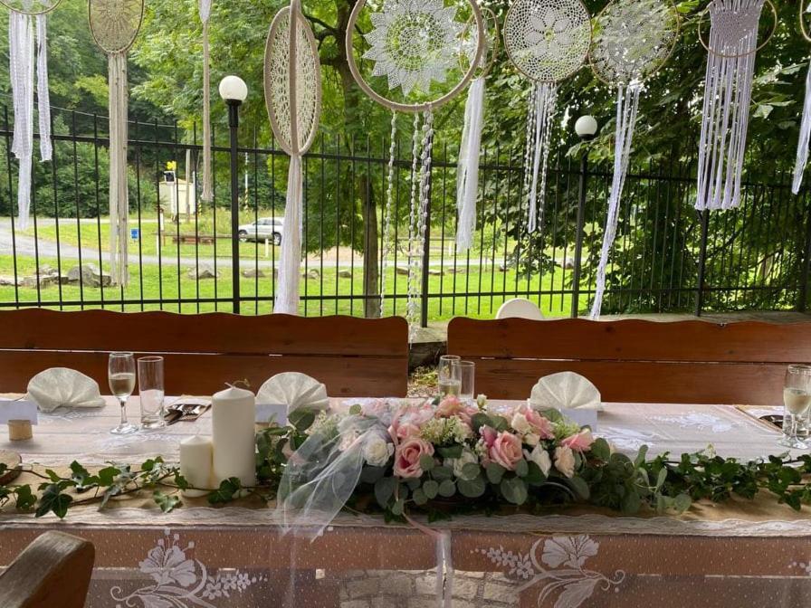 Penzion A Restaurace Belecky Mlyn Pteni Exteriör bild